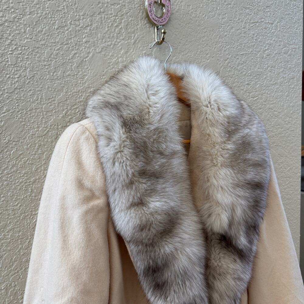 Vintage 1980's 100% Pure Wool Cream Fur Collar Long Coat - Picture 2 of 8